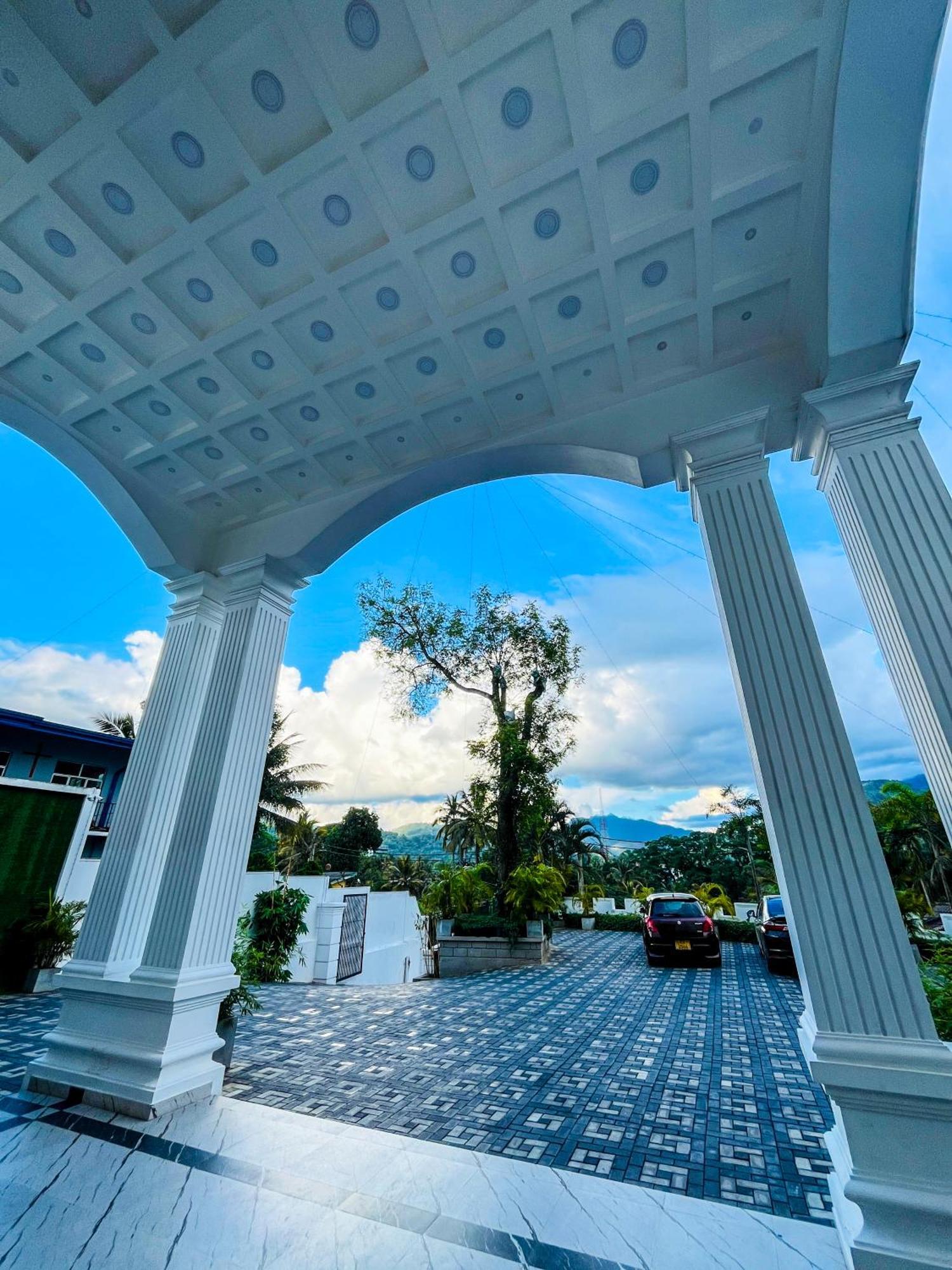 Hotel Crown Regency- Badulla Exterior foto